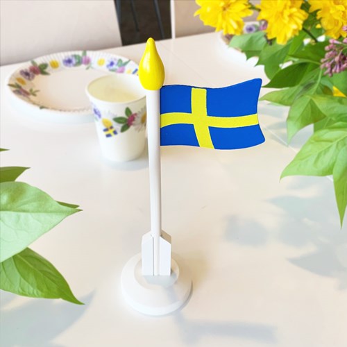 Bordsflagga i trä, svenska flaggan, Trä